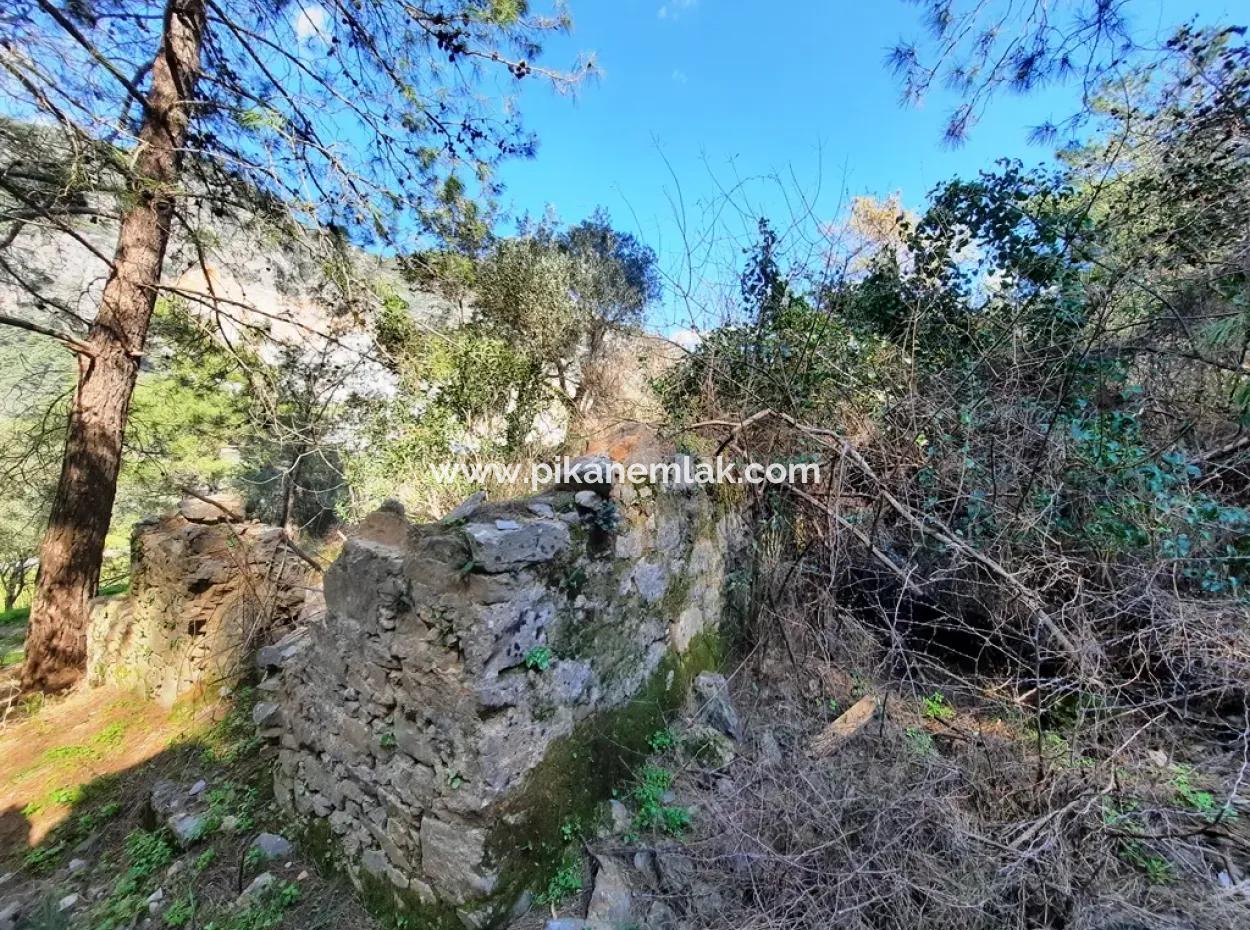 Ruiniertes Dorfhaus Aus Stein Zum Verkauf In Gökova Und Seinem Land