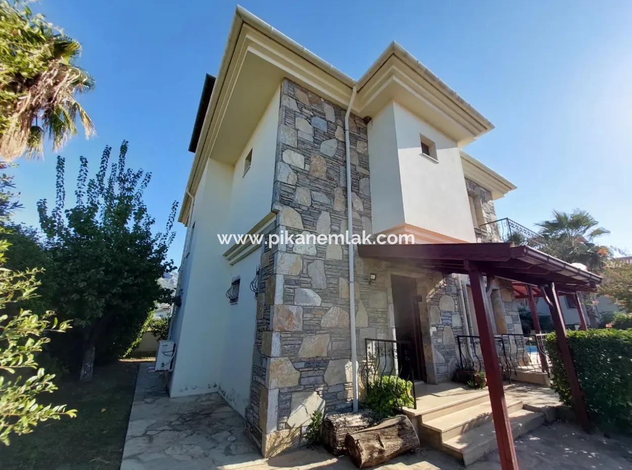 Zu Verkaufen In 190 M2 Und 4 In 1 Maisonette Auf Einem 610 M2 Großen Grundstück In Dalyan, Mugla