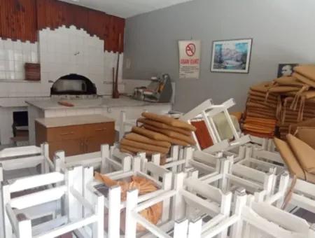 Türkunde Bereit Im Dalyan Center, Pide Pizza Restaurant Devren Rent