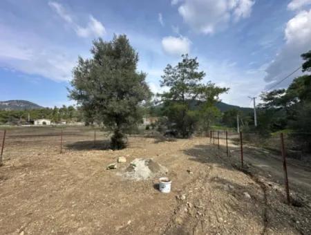 1084 M2 Eckgrundstück Zum Verkauf In Dalyan Gökbelde