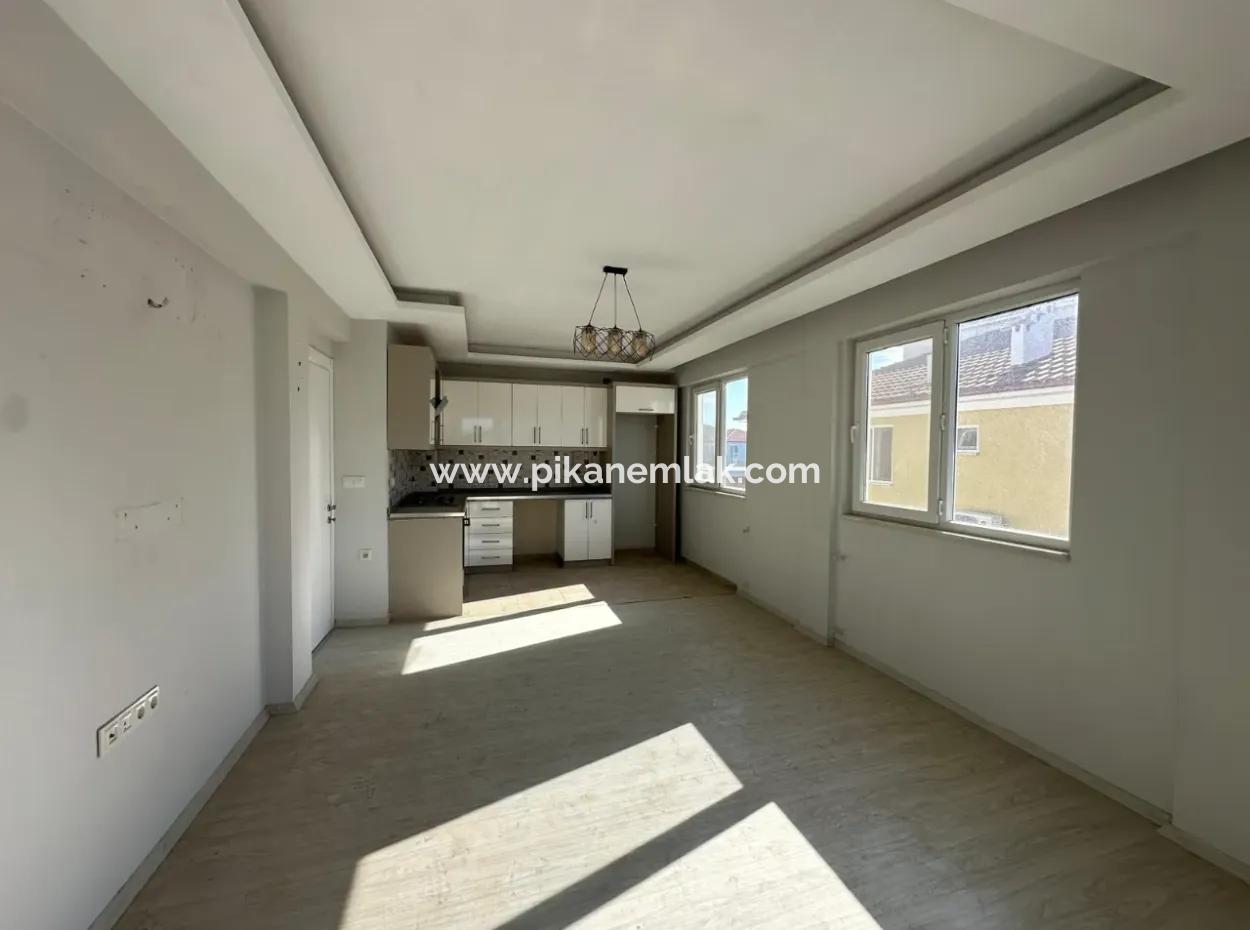 Ortaca Karaburunda 3Rd Floor 2 1 Apartment For Rent