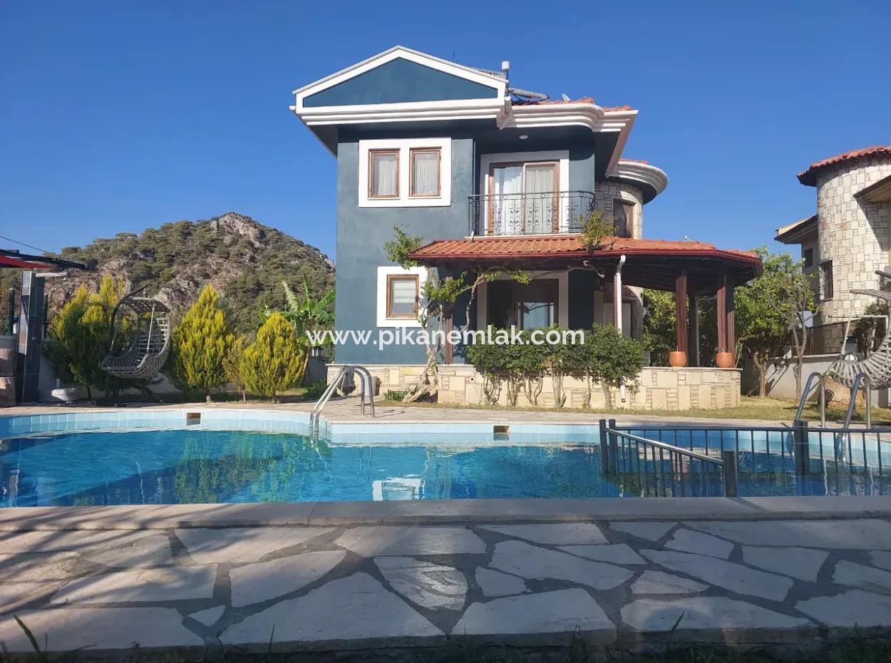 Muğla Dalyanda Satılık 566 M2 Arsada, 3+1 Müstakil Villa