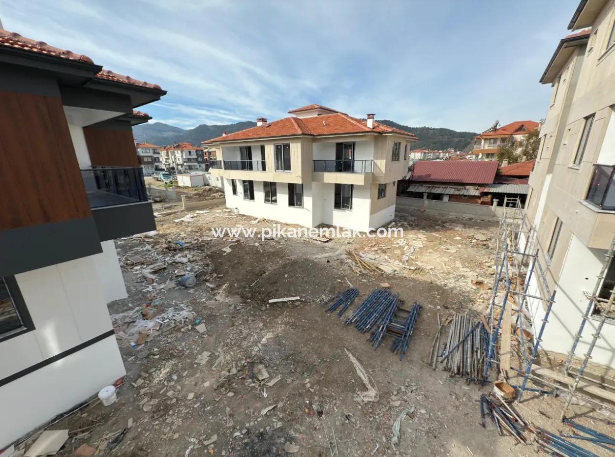 Ortaca Merkeze Yakın Havuzlu Sitede 2+1 Sıfır Arakat Daire Satılık.