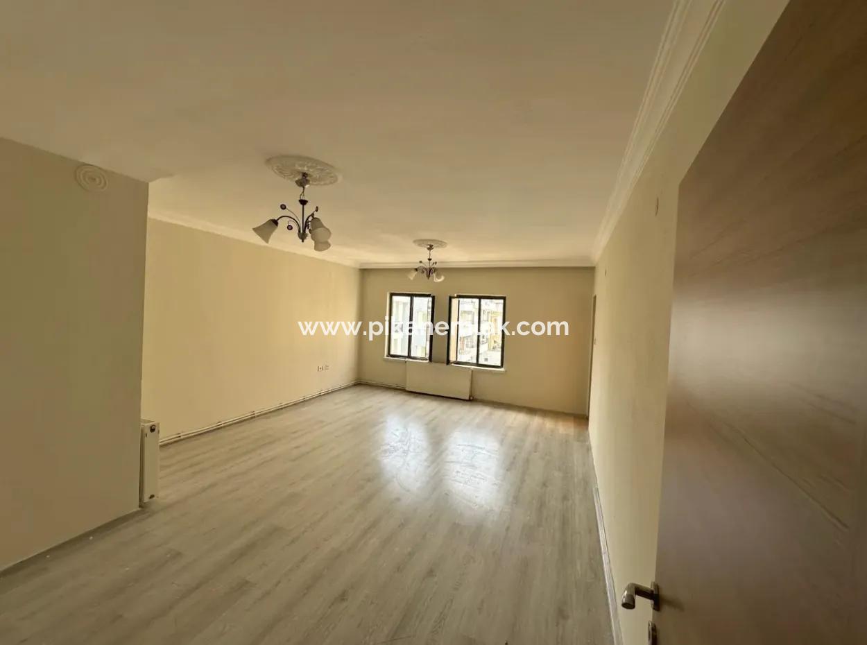 Dalaman Merkezde  140 M2  3+1 Daire Kelepir Ve Acil Satılık